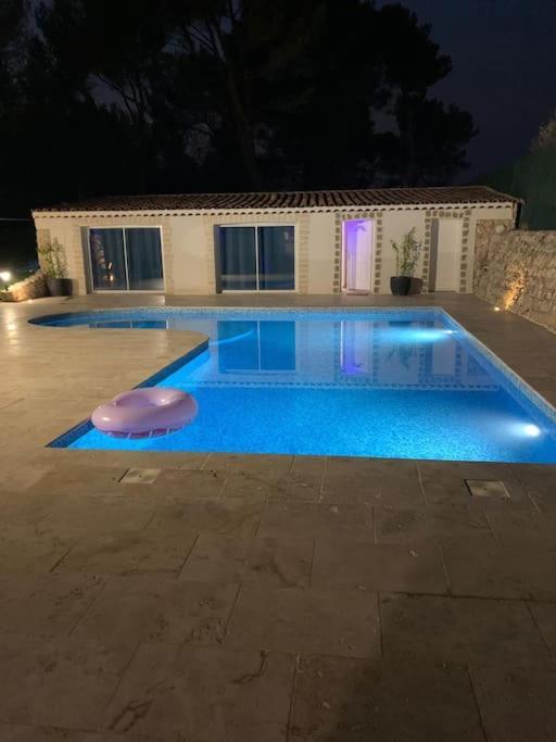 Jolie Maison Avec Vue Sur Piscine Bouc-Bel-Air Eksteriør billede