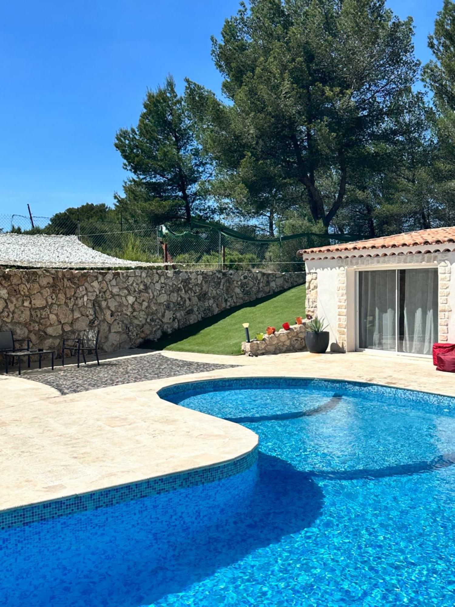 Jolie Maison Avec Vue Sur Piscine Bouc-Bel-Air Eksteriør billede