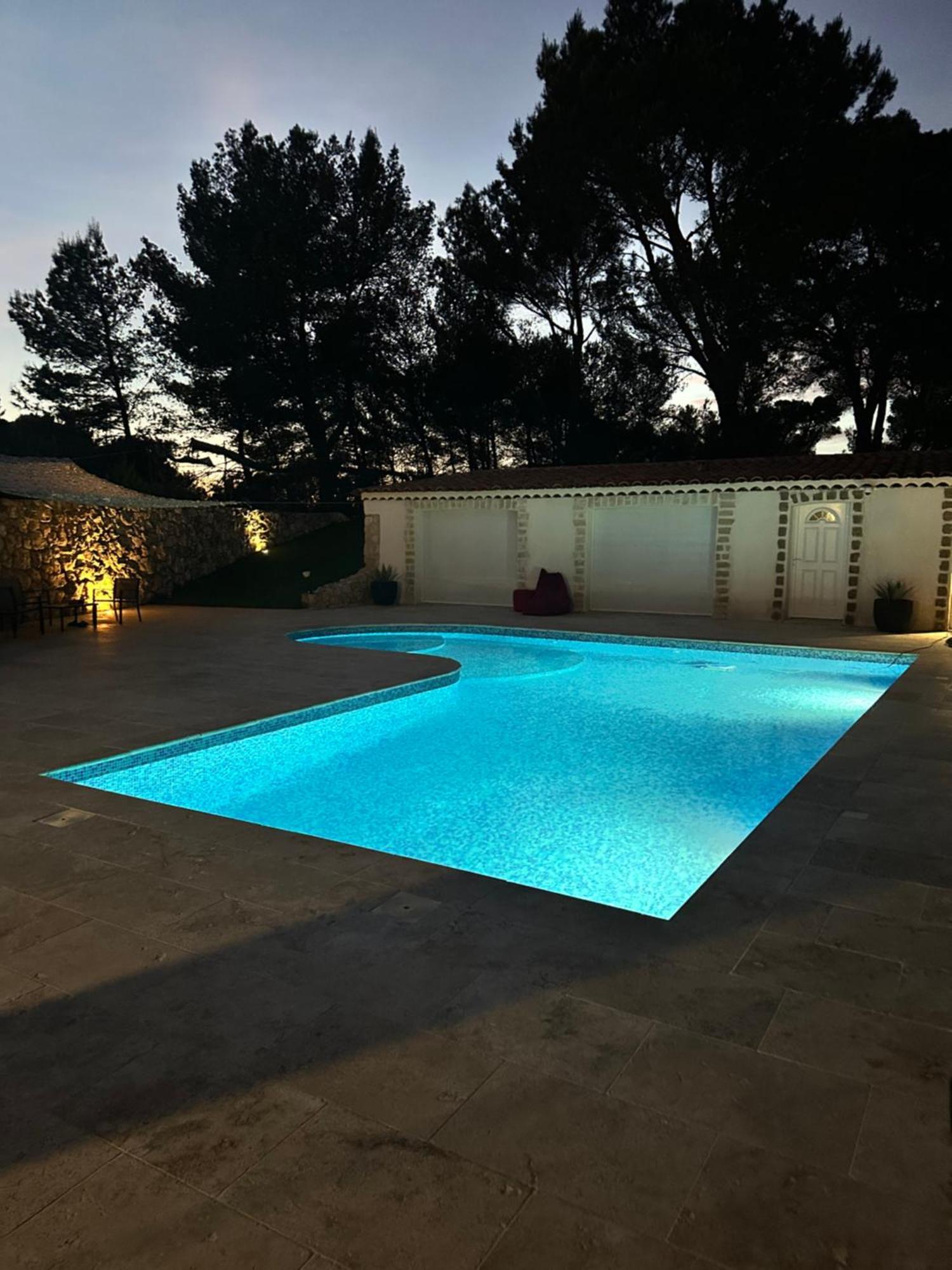 Jolie Maison Avec Vue Sur Piscine Bouc-Bel-Air Eksteriør billede